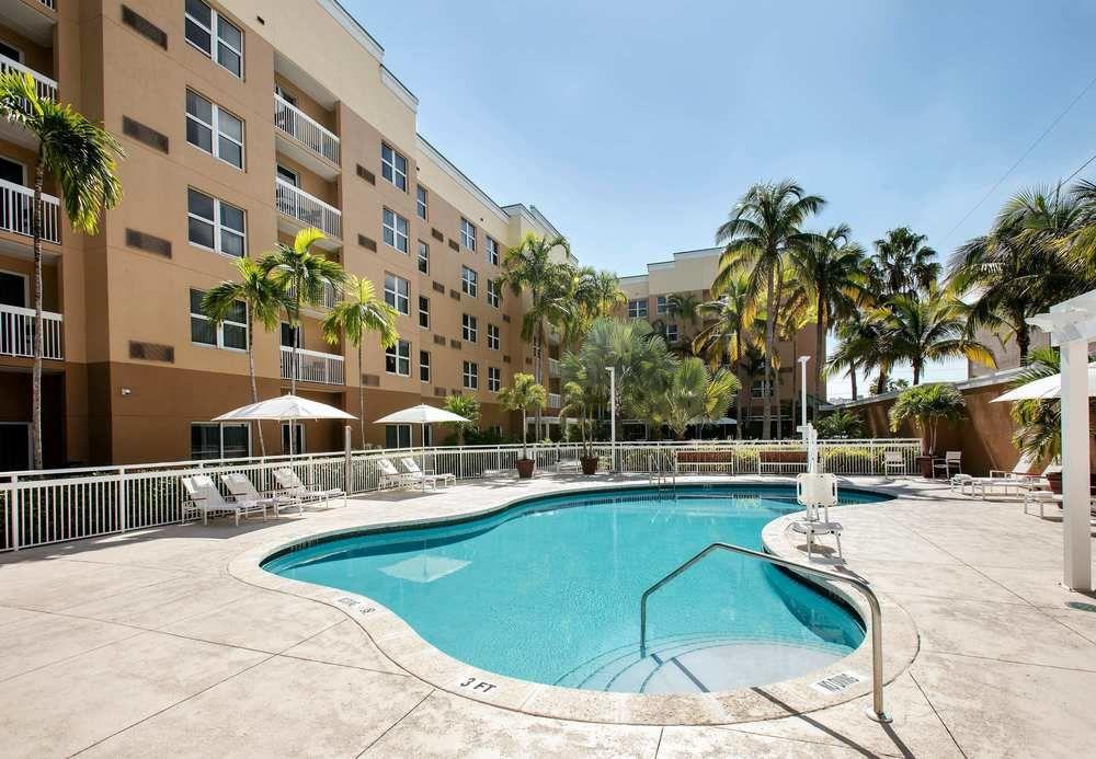 Courtyard By Marriott Miami Aventura Mall Exterior photo