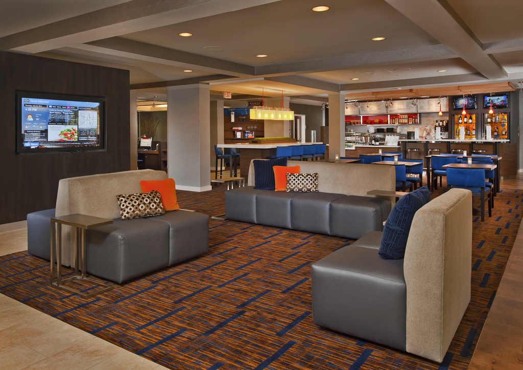 Courtyard By Marriott Miami Aventura Mall Exterior photo