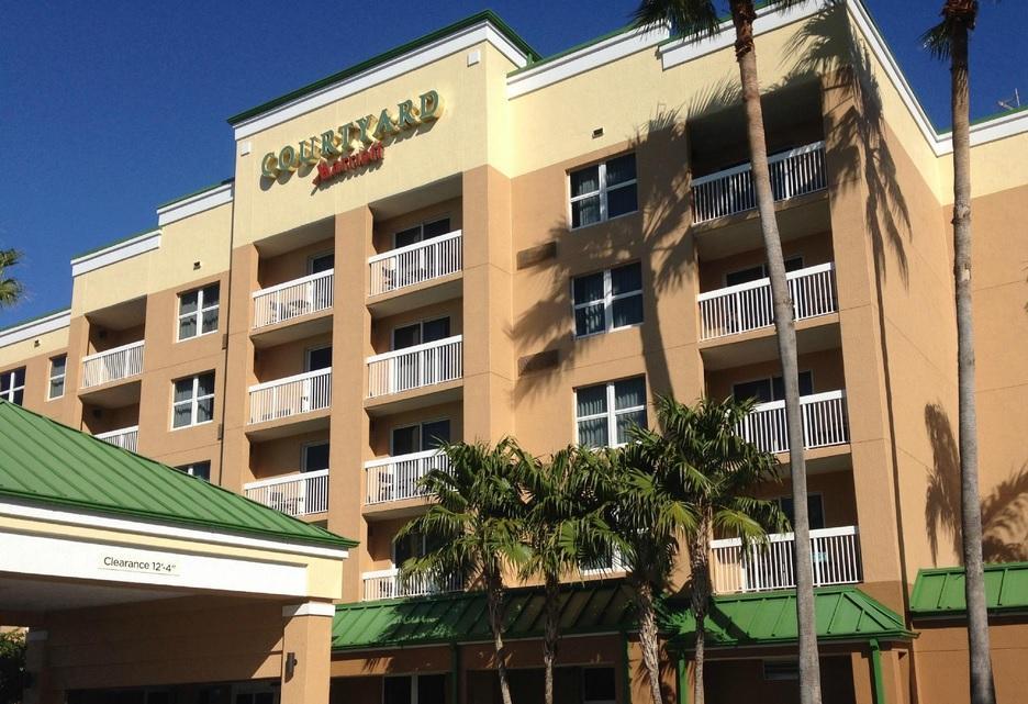 Courtyard By Marriott Miami Aventura Mall Exterior photo