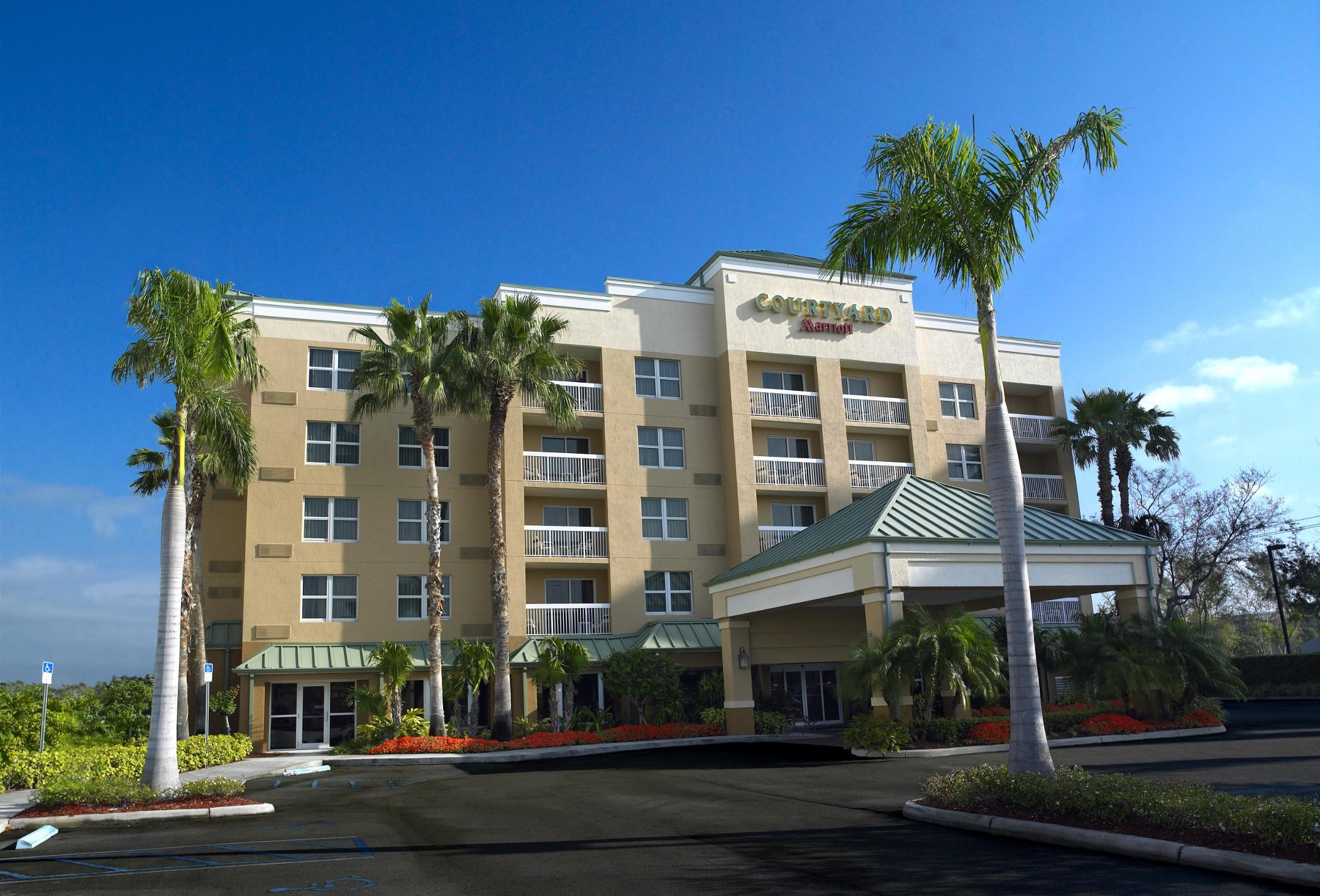 Courtyard By Marriott Miami Aventura Mall Exterior photo