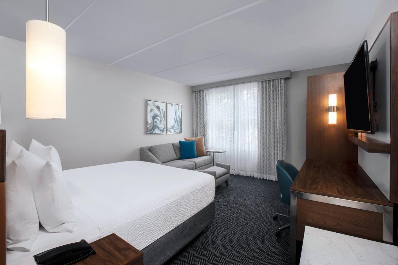 Courtyard By Marriott Miami Aventura Mall Exterior photo