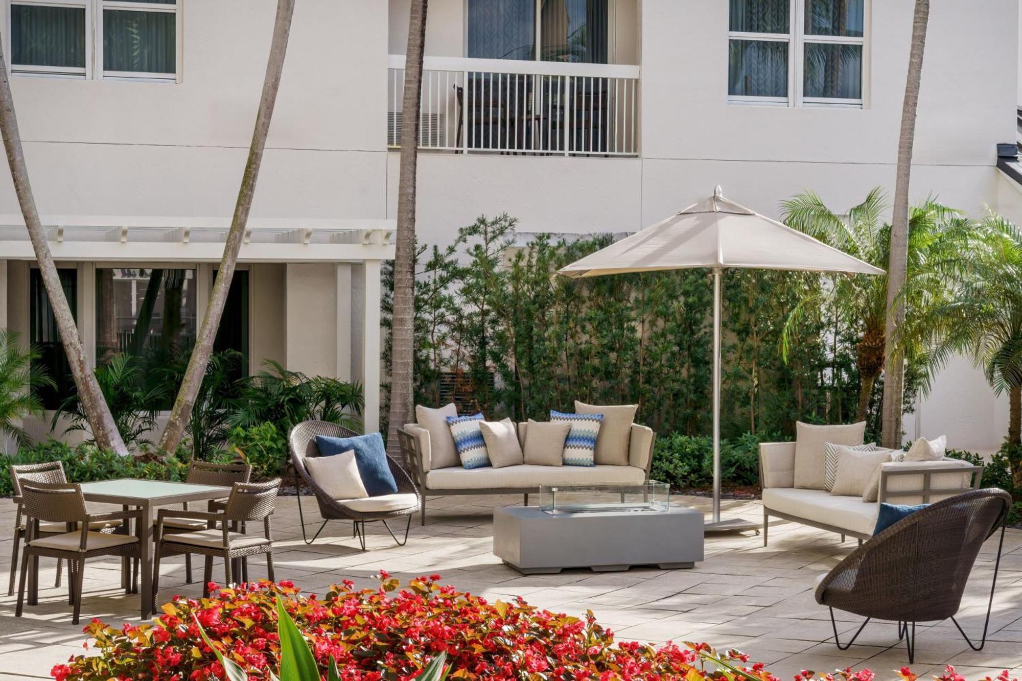 Courtyard By Marriott Miami Aventura Mall Exterior photo