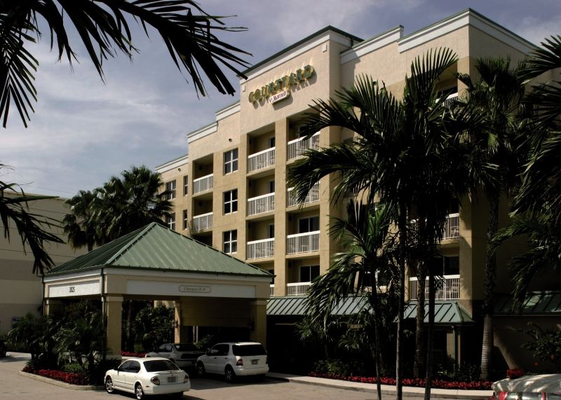 Courtyard By Marriott Miami Aventura Mall Exterior photo