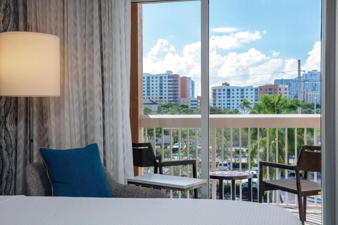 Courtyard By Marriott Miami Aventura Mall Exterior photo